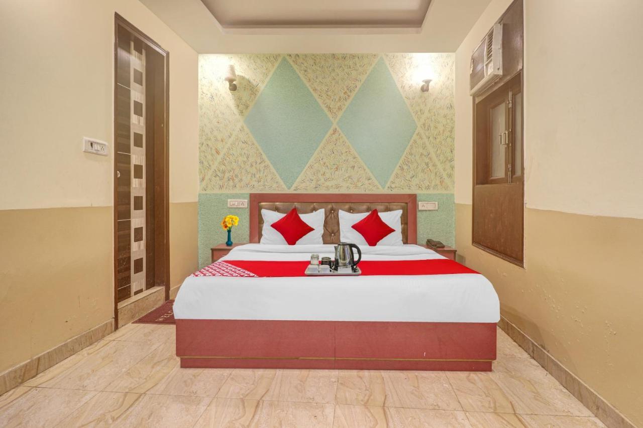 Hotel O Prince Home Stay Near Ambience Mall 新德里 外观 照片