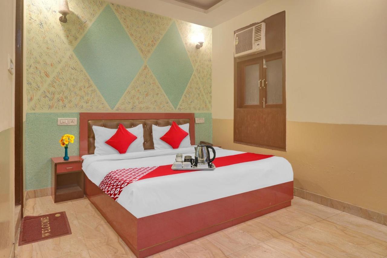 Hotel O Prince Home Stay Near Ambience Mall 新德里 外观 照片