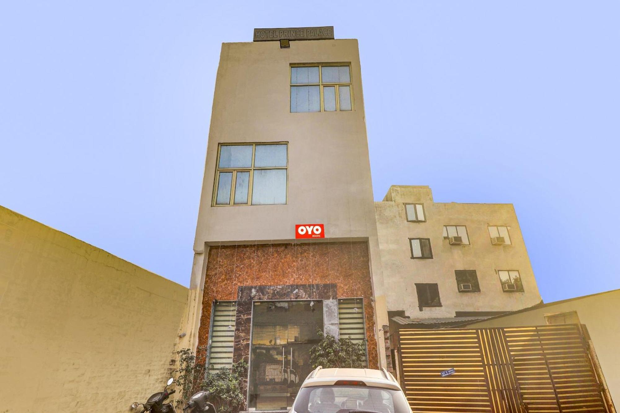 Hotel O Prince Home Stay Near Ambience Mall 新德里 外观 照片