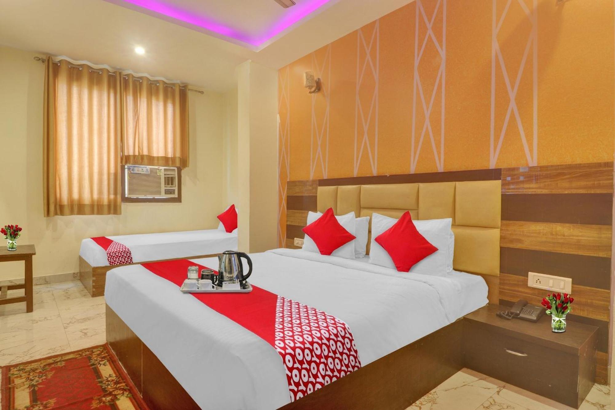 Hotel O Prince Home Stay Near Ambience Mall 新德里 外观 照片