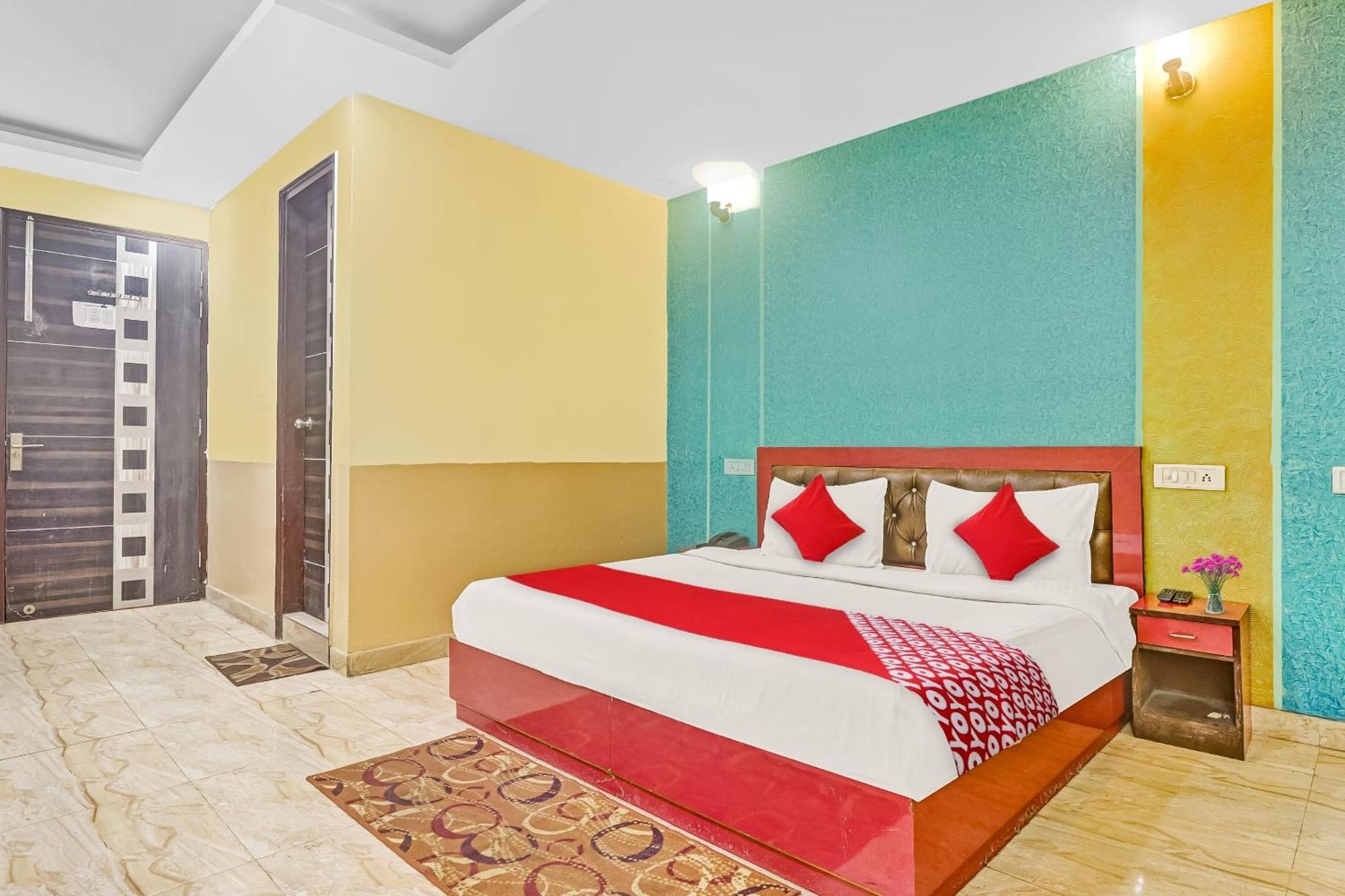 Hotel O Prince Home Stay Near Ambience Mall 新德里 外观 照片